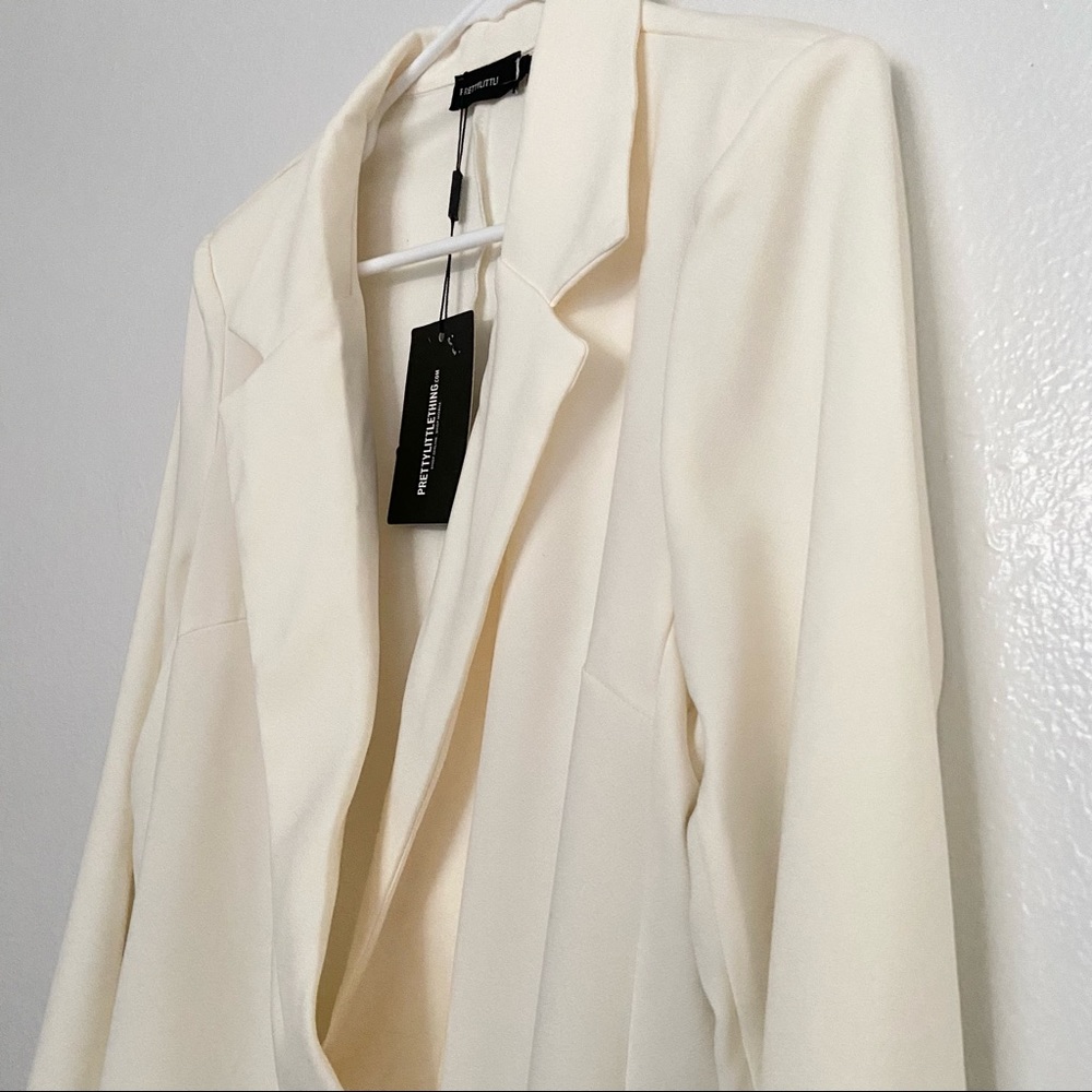 NWT Pretty Little Thing oversized boyfriend blazer | US 10 | white - Picture 3 of 6
